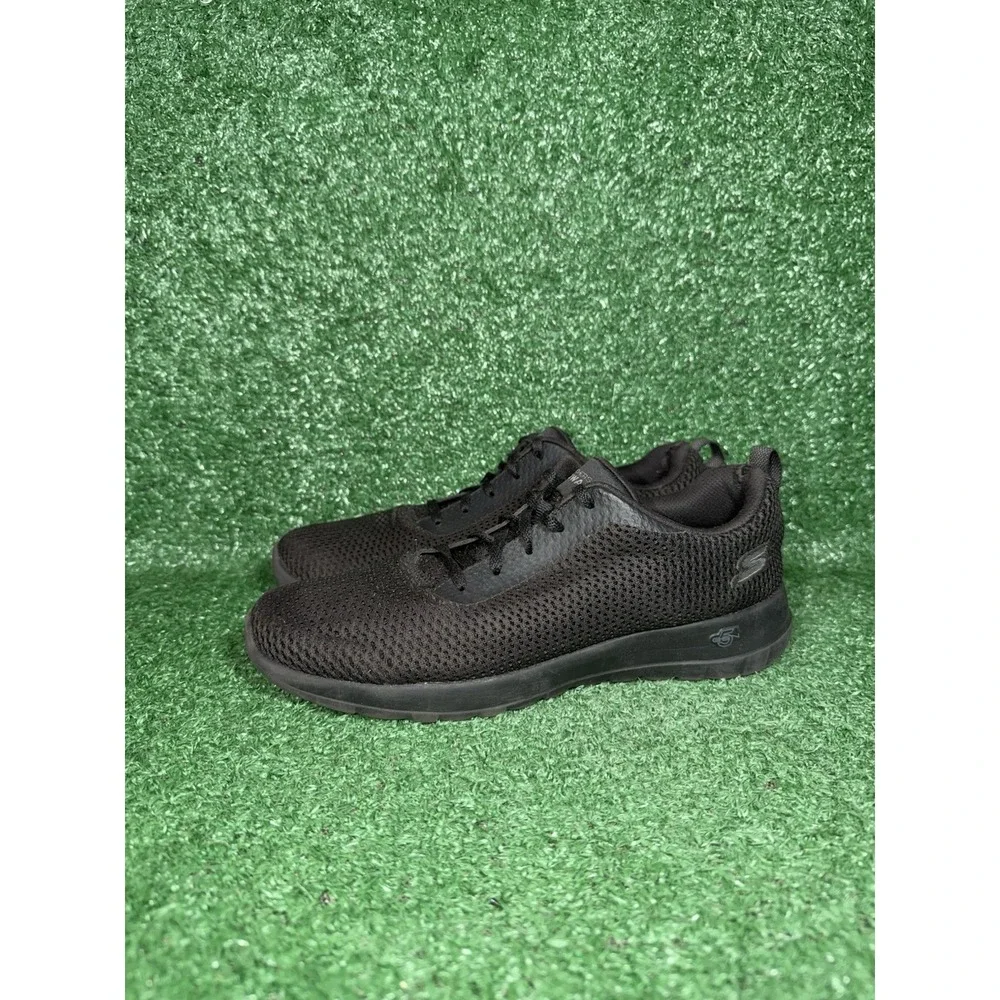 Skechers go walk